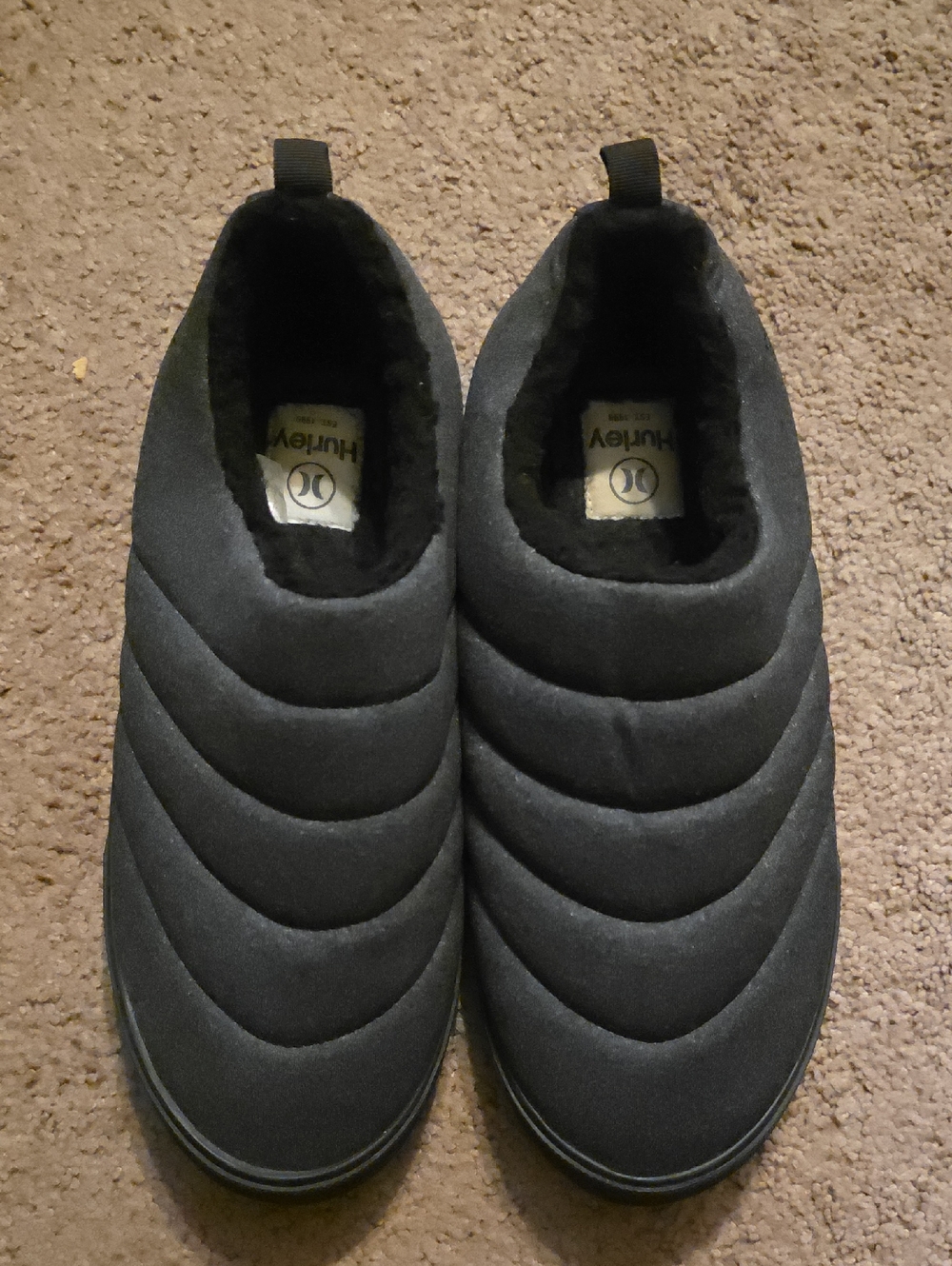 Hurley Men's Black Quilted Slip-On Cozy Loafers